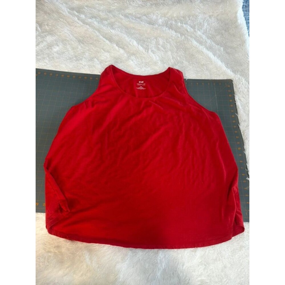 woman’s tank top 3X red splits on the sides